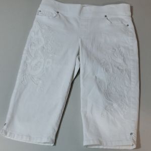 Gloria vanderbilt avery floral